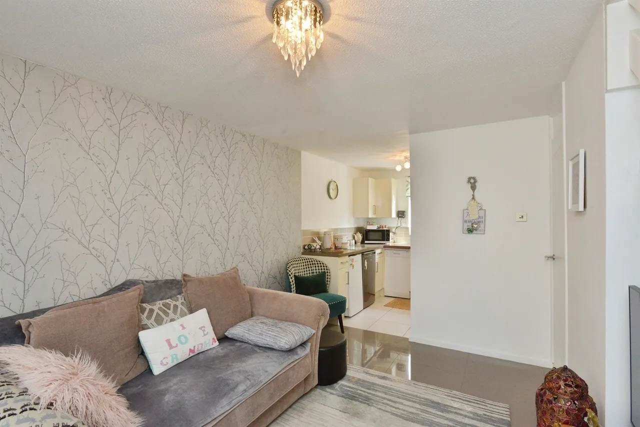 Dexter Avenue, Oldbrook, Milton Keynes, photo 2