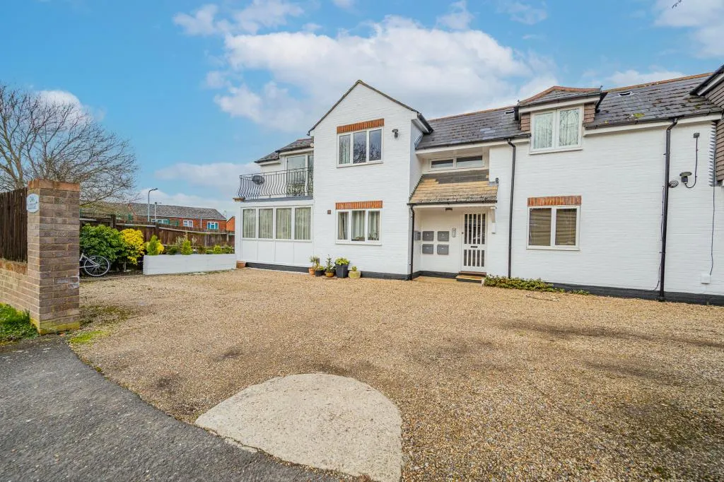 1 bed flat for sale — Park Corner, Windsor, SL4 4DT