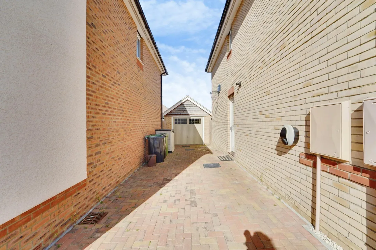 Mack Avenue, Shefford, SG17, photo 36
