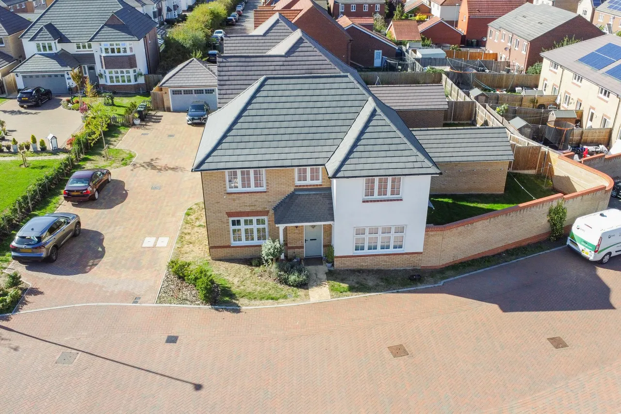 4 bed house for sale, Mack Avenue, Shefford, SG17