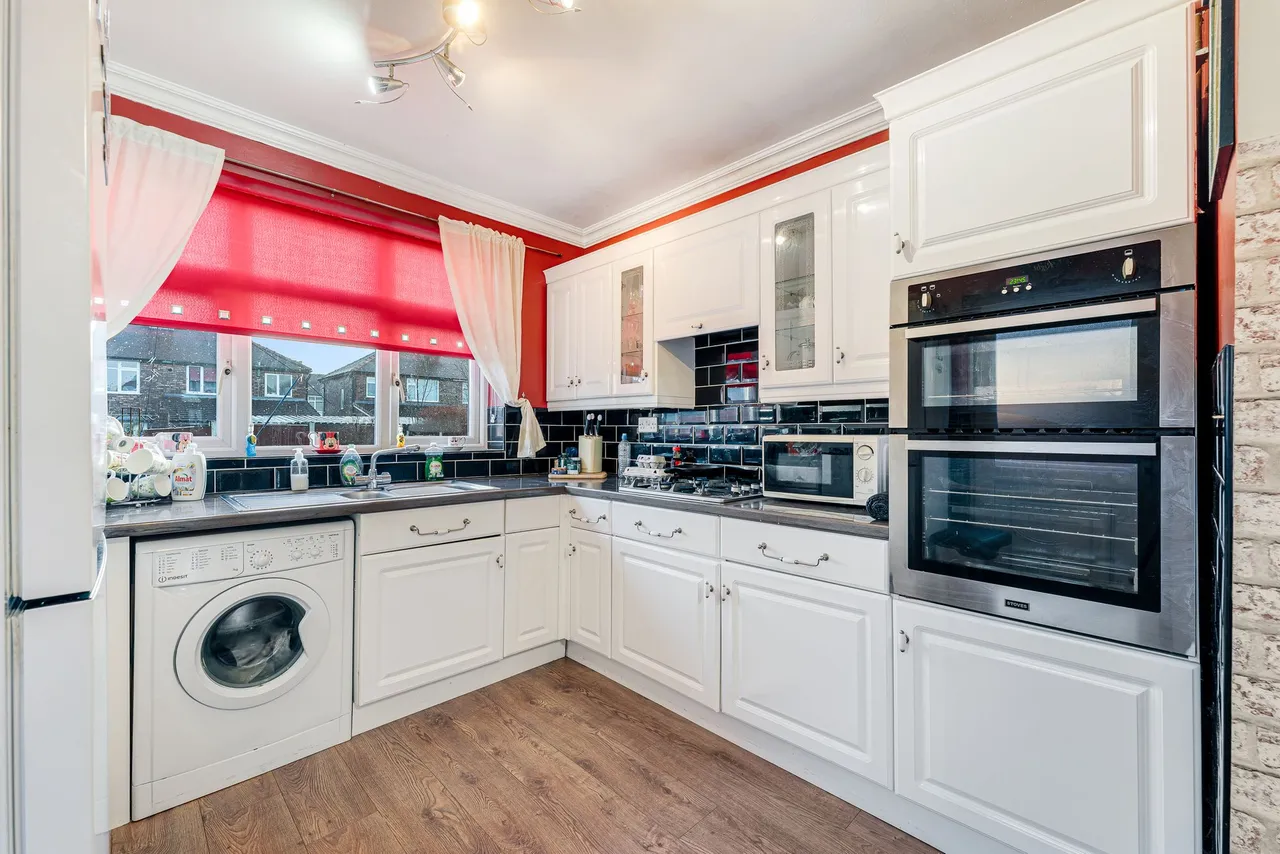 Peel House Lane, Widnes, Widnes, WA8 6TG, photo 3