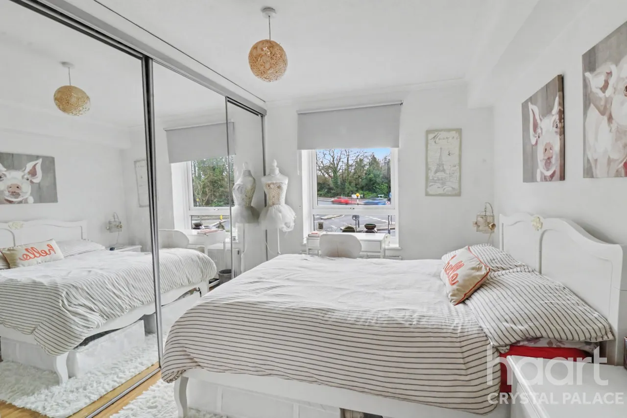 Crystal Palace Parade, London, SE19, photo 2