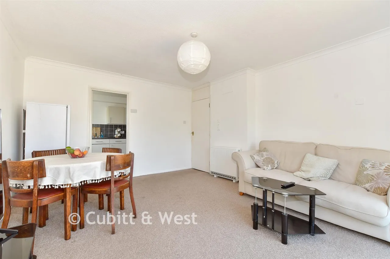 Conway Drive, Sutton, SM2, photo 6