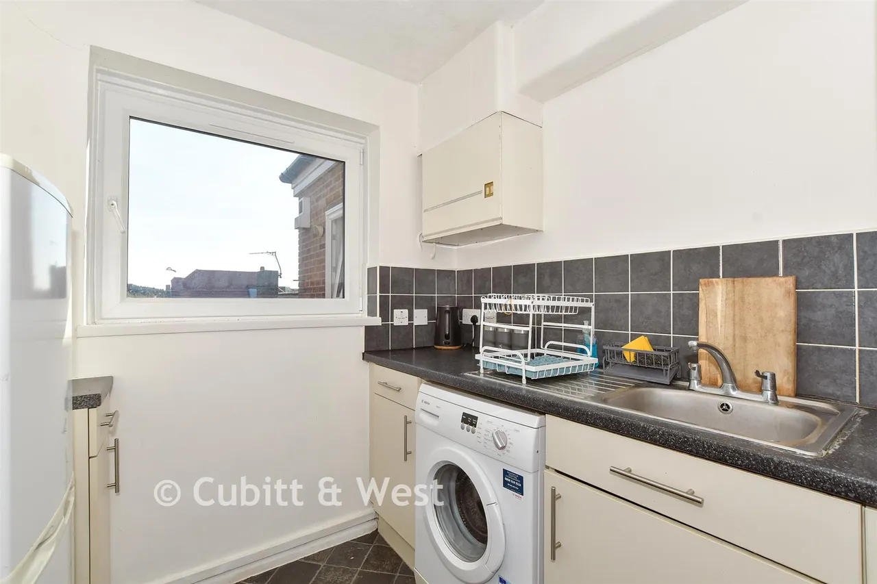 Conway Drive, Sutton, SM2, photo 8