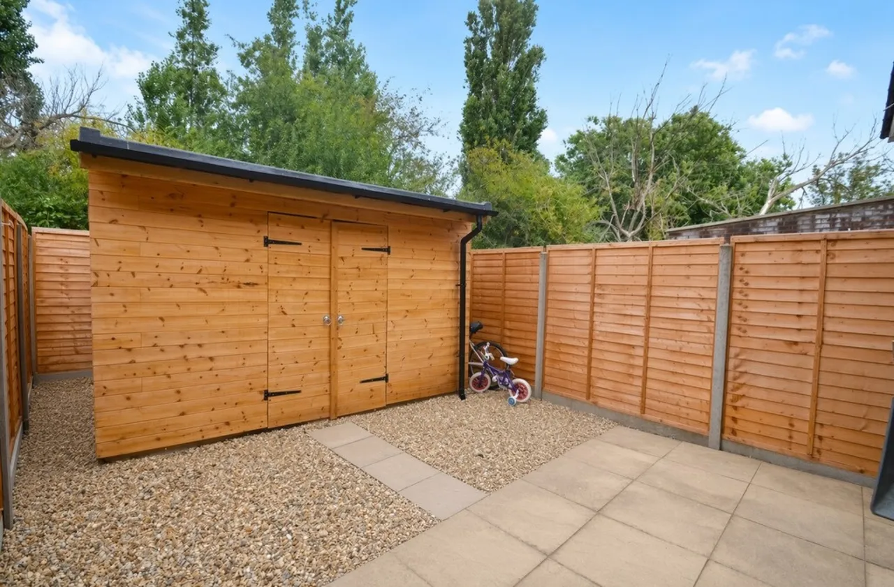 The Heathers, Staines-upon-Thames, photo 9