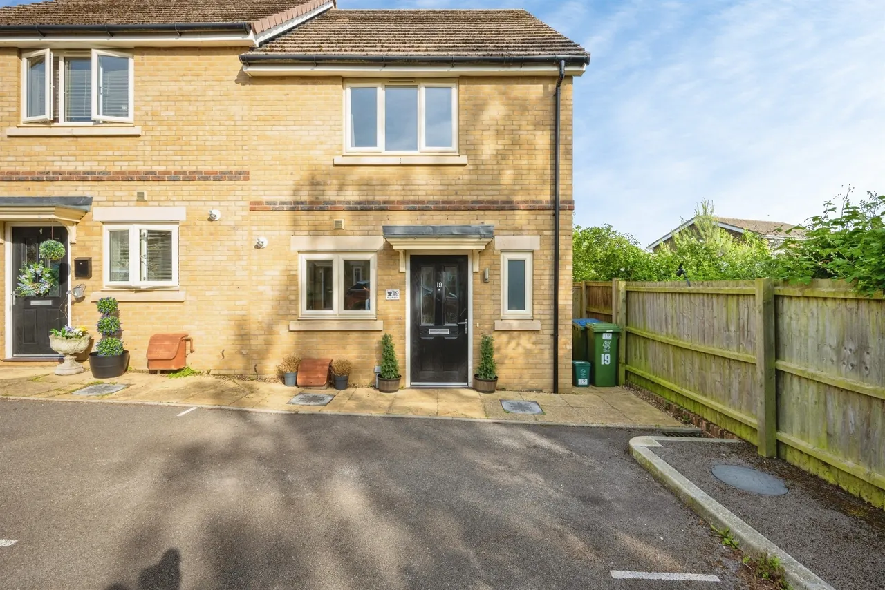 2 bed house for sale, Meadow Way, Wing, LU7