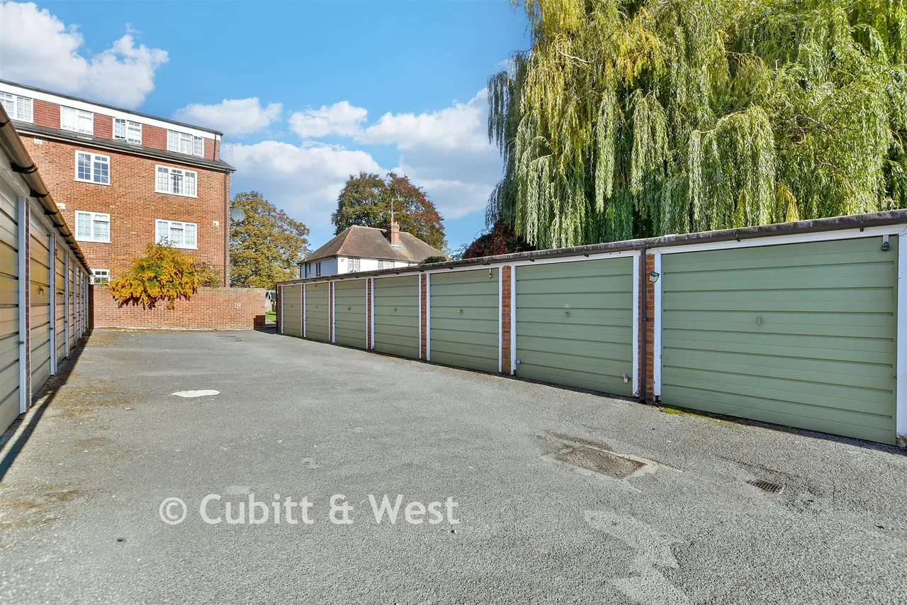 Bucklers Way, Carshalton, SM5, photo 8