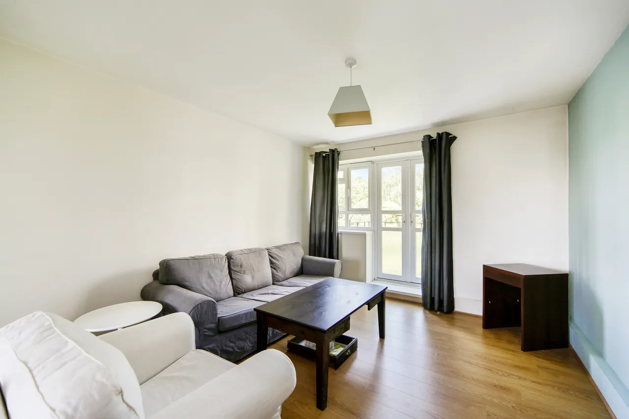 Esher Gardens, London, SW19, photo 4