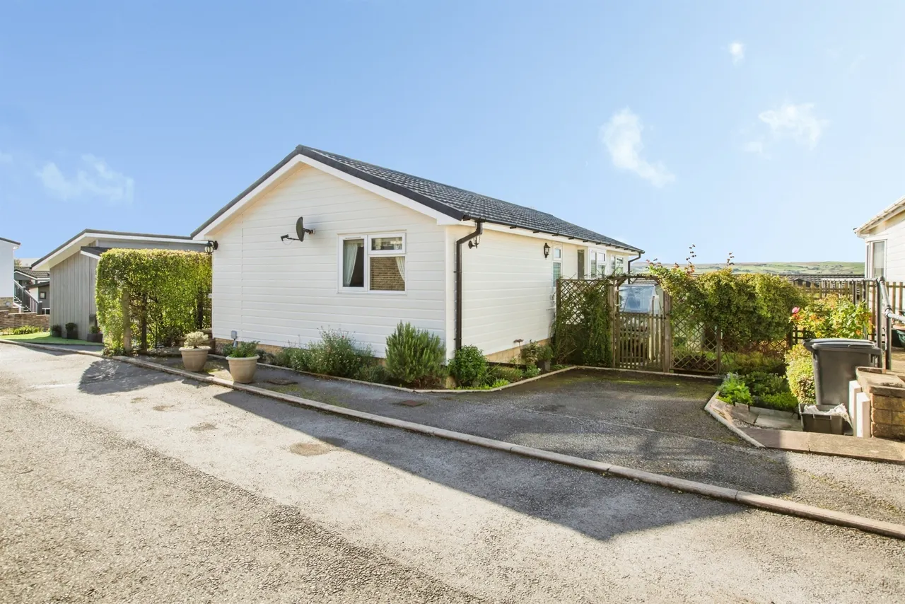 2 bed park home for sale, Ladstone Park, Norland, HX6
