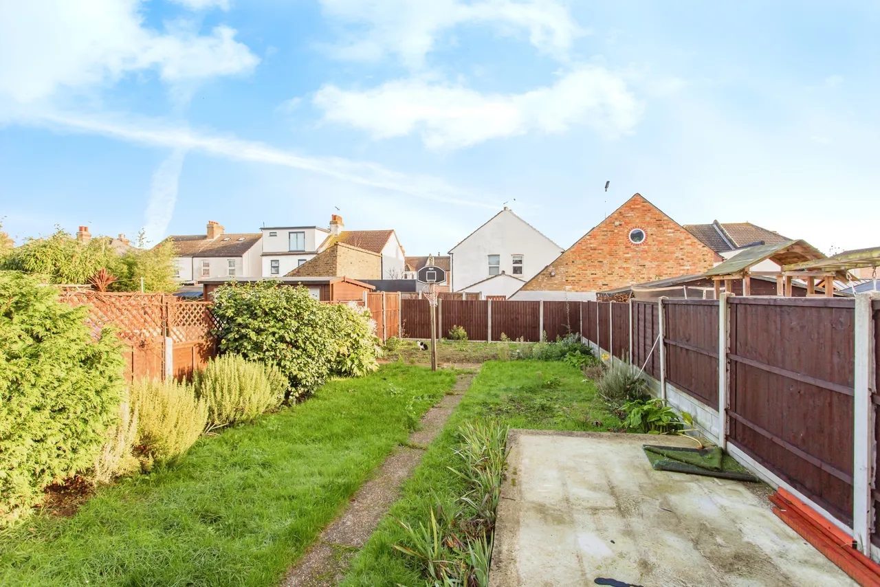 Richmond Avenue, Shoeburyness, Southend-on-Sea, Essex, SS3, photo 6