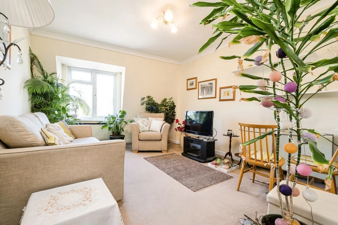 Station Lane, Hornchurch, RM12, photo 6