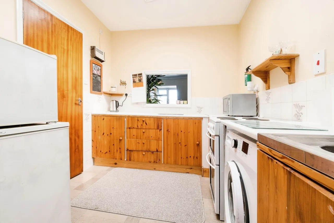 Station Lane, Hornchurch, RM12, photo 16
