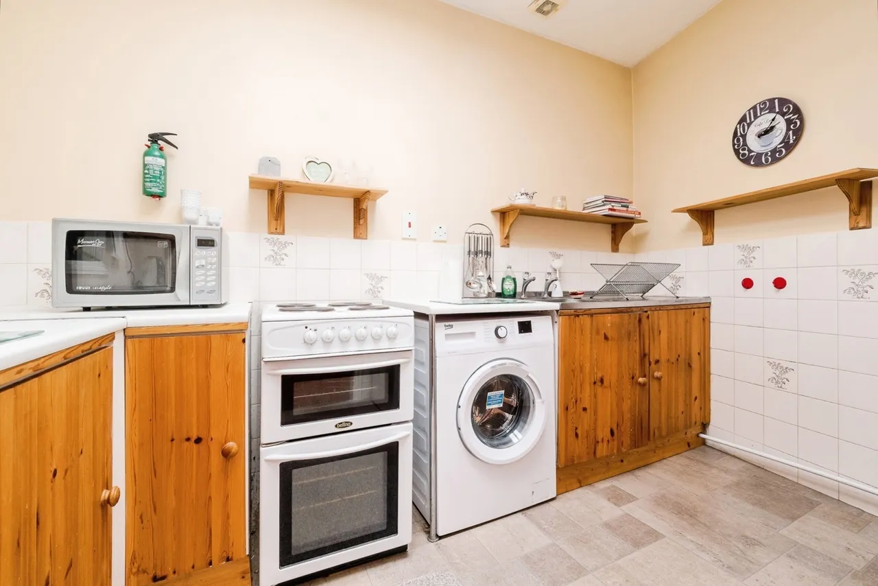 Station Lane, Hornchurch, RM12, photo 15