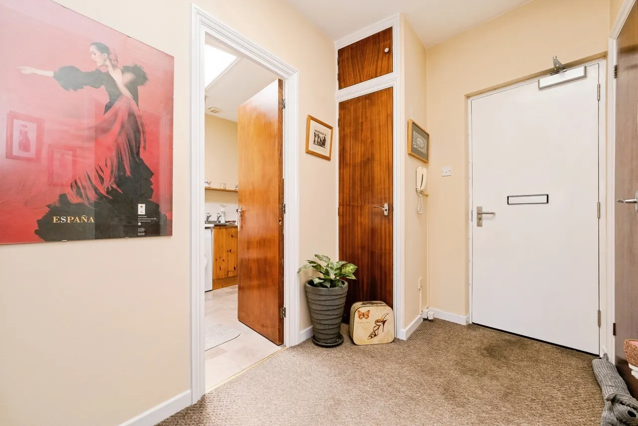 Station Lane, Hornchurch, RM12, photo 14