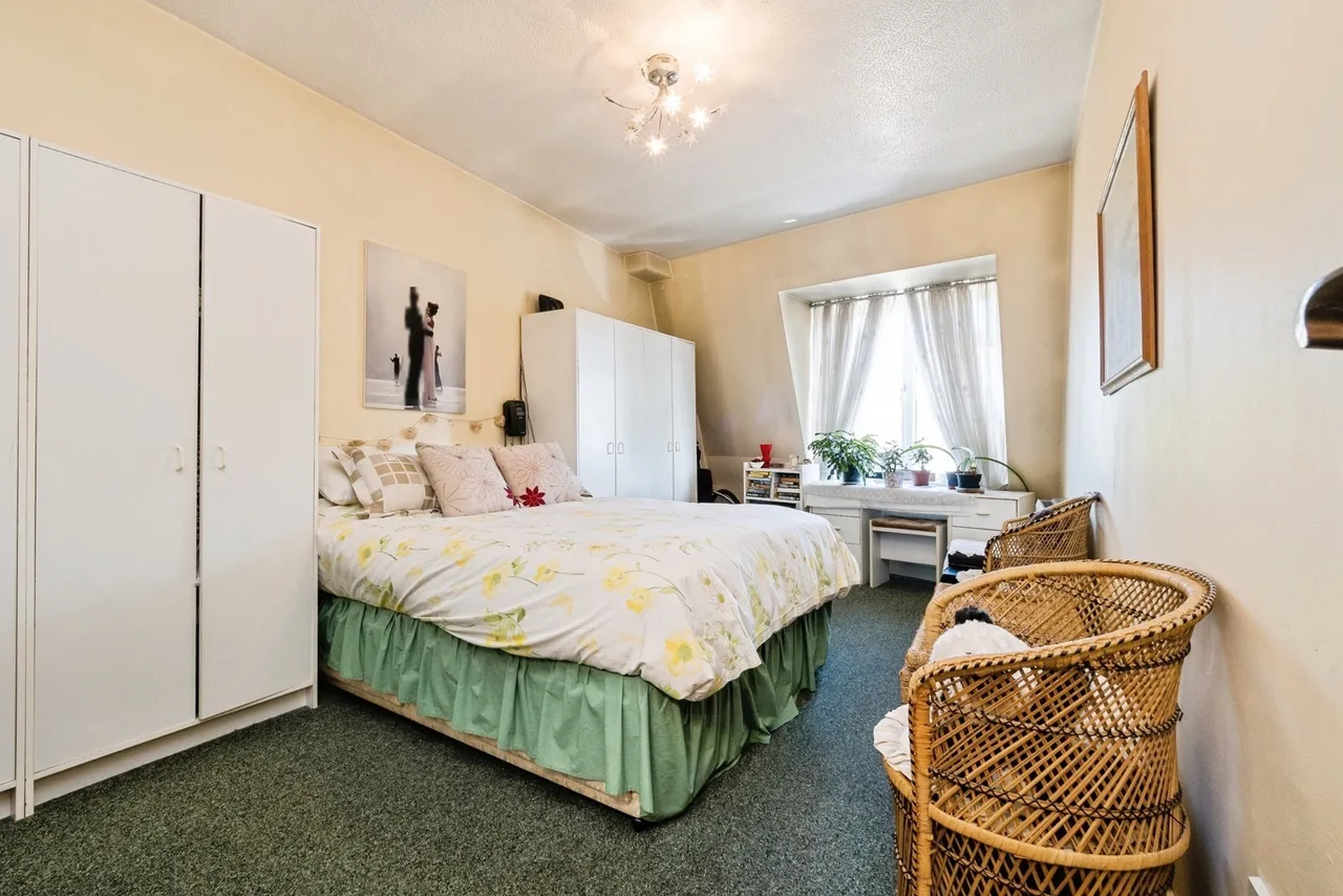 Station Lane, Hornchurch, RM12, photo 3