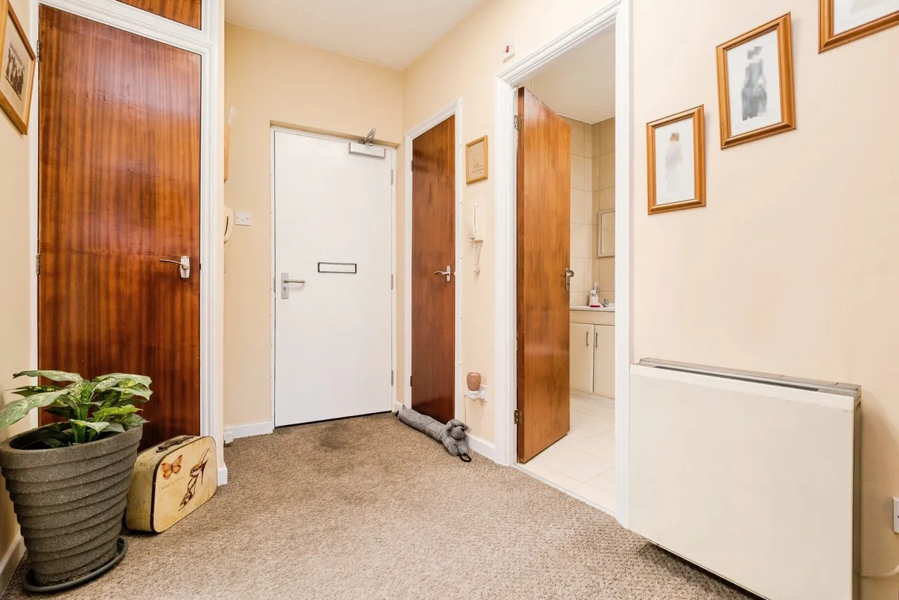 Station Lane, Hornchurch, RM12, photo 12