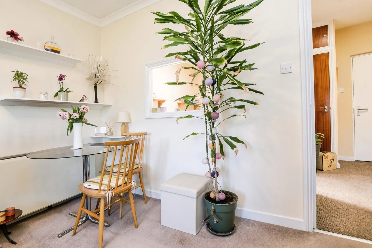 Station Lane, Hornchurch, RM12, photo 8
