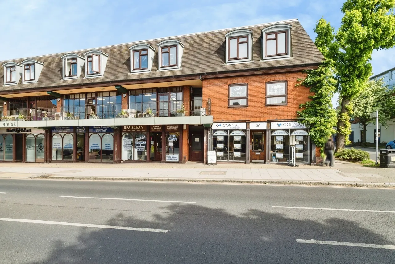 1 bed flat for sale — Station Lane, Hornchurch, RM12