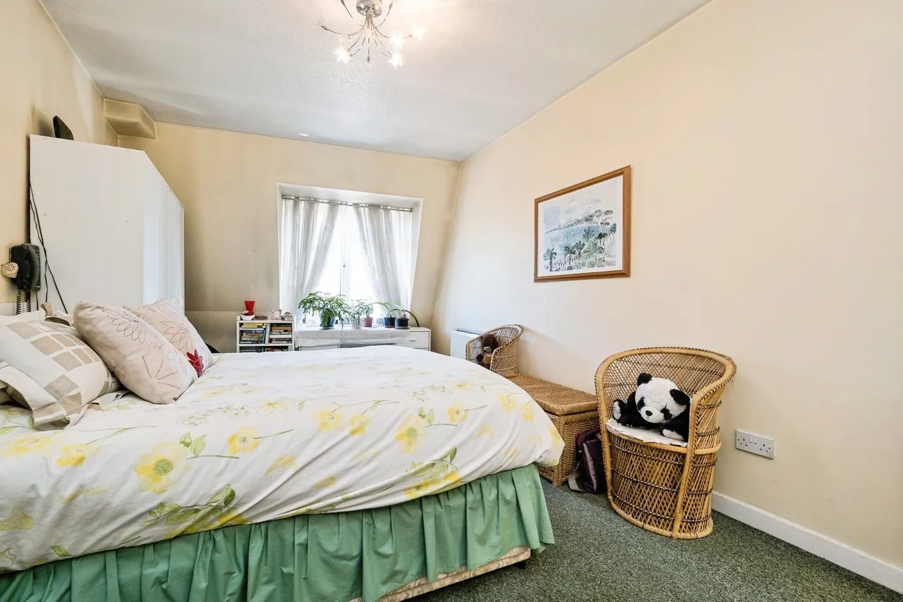 Station Lane, Hornchurch, RM12, photo 11