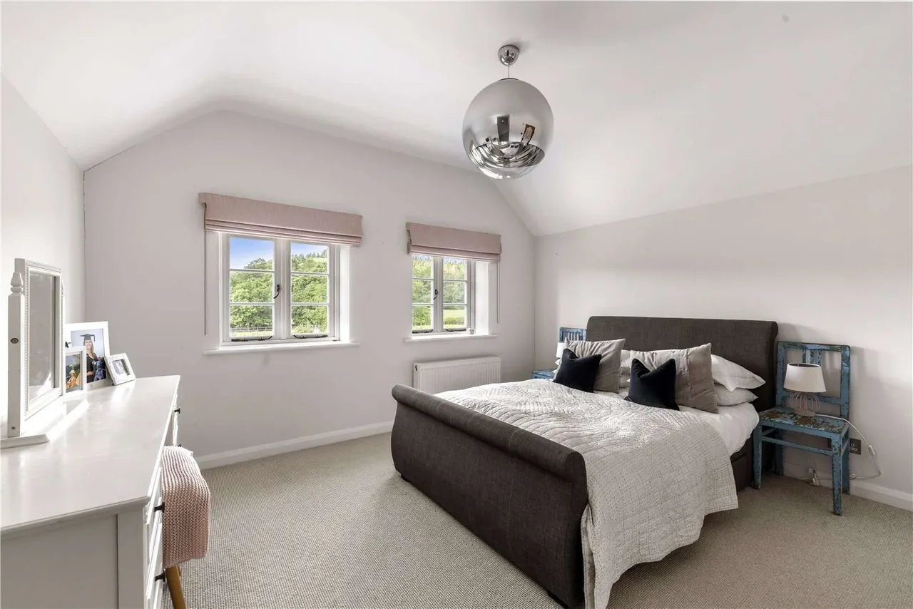 Blacknest Road, Blacknest, Alton, Hampshire, GU34 4PX, photo 12