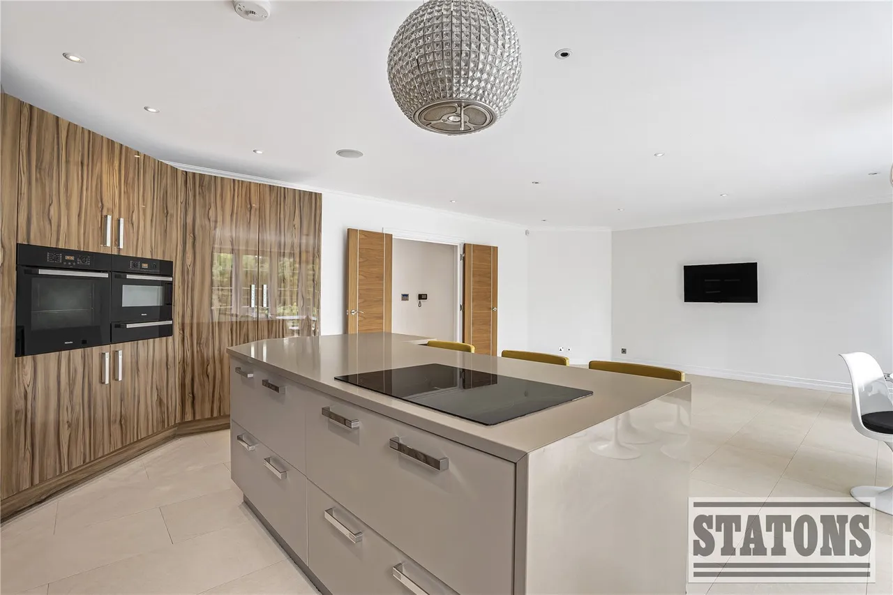 Uplands Park Road, Enfield, EN2 7PG, photo 4