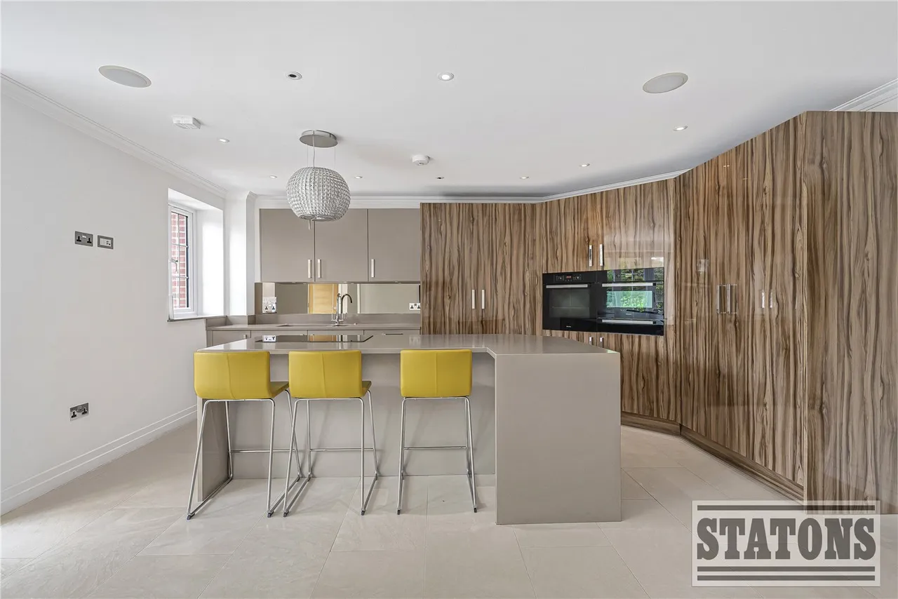 Uplands Park Road, Enfield, EN2 7PG, photo 3
