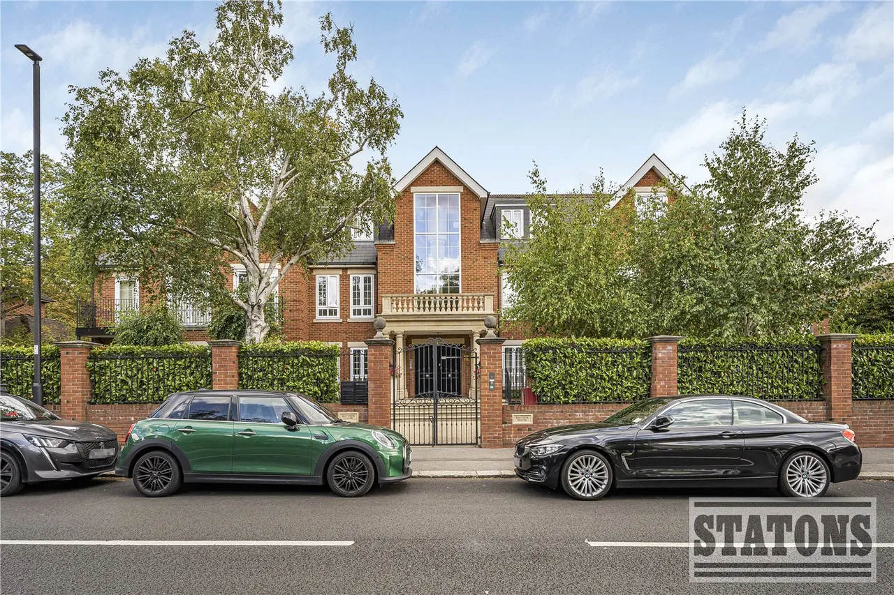 Uplands Park Road, Enfield, EN2 7PG, photo 2