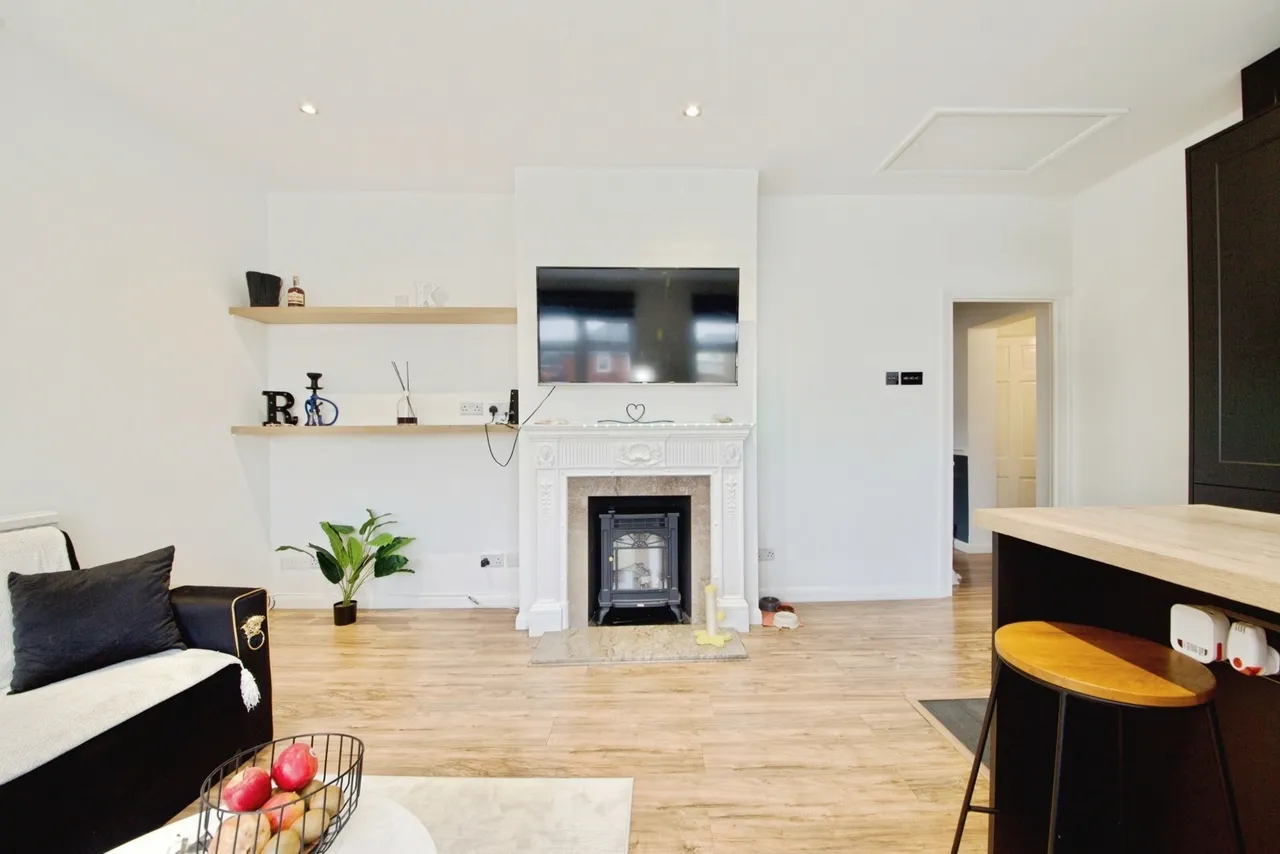Brentwood Road, Romford, RM1, photo 11