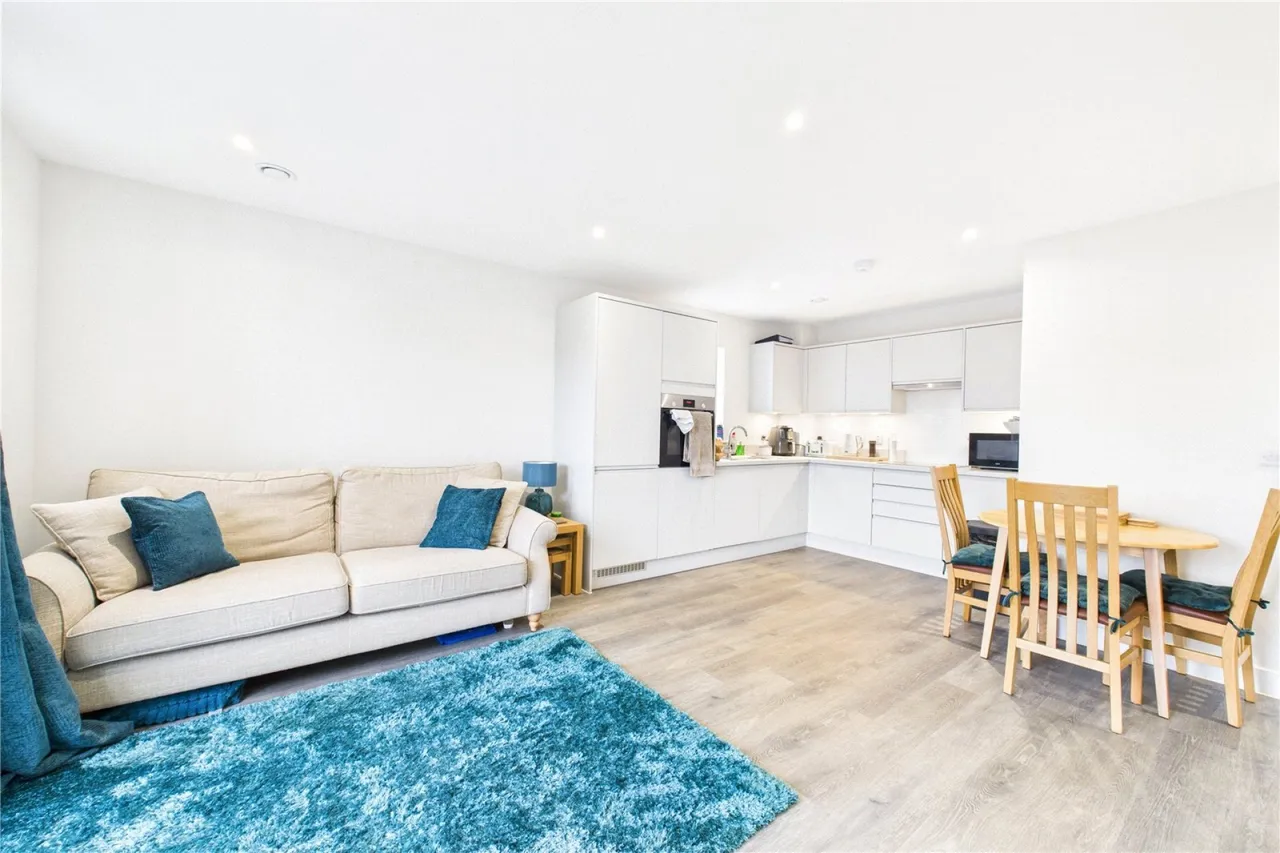 Crown Lane, Theale, RG7, photo 2