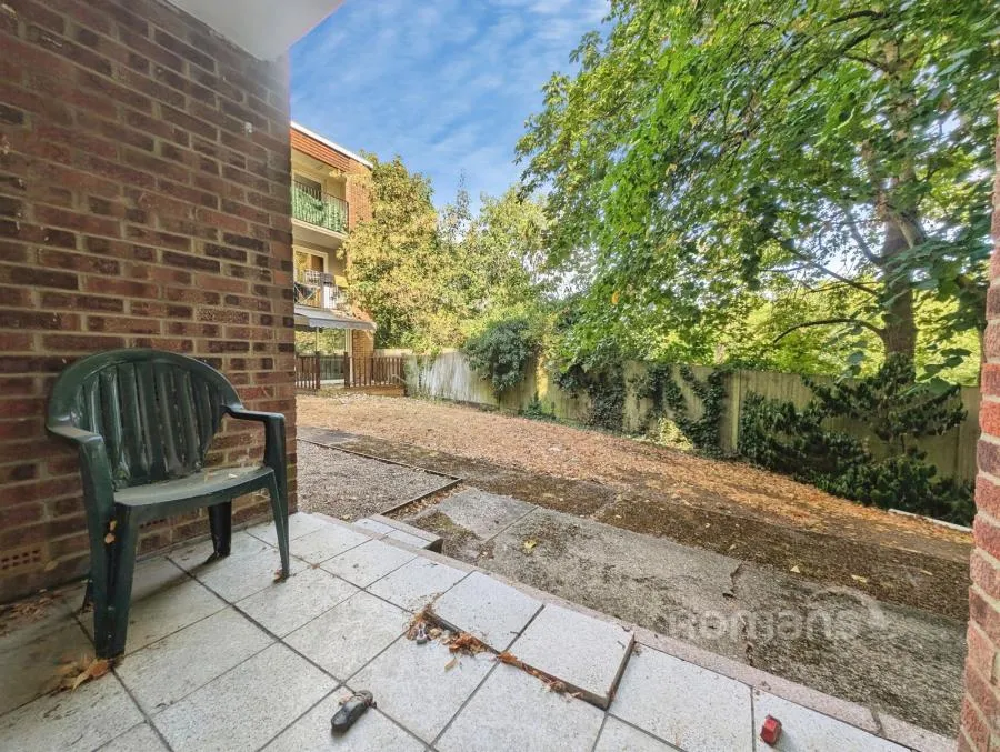 Roman Way, Farnham, GU9, photo 8