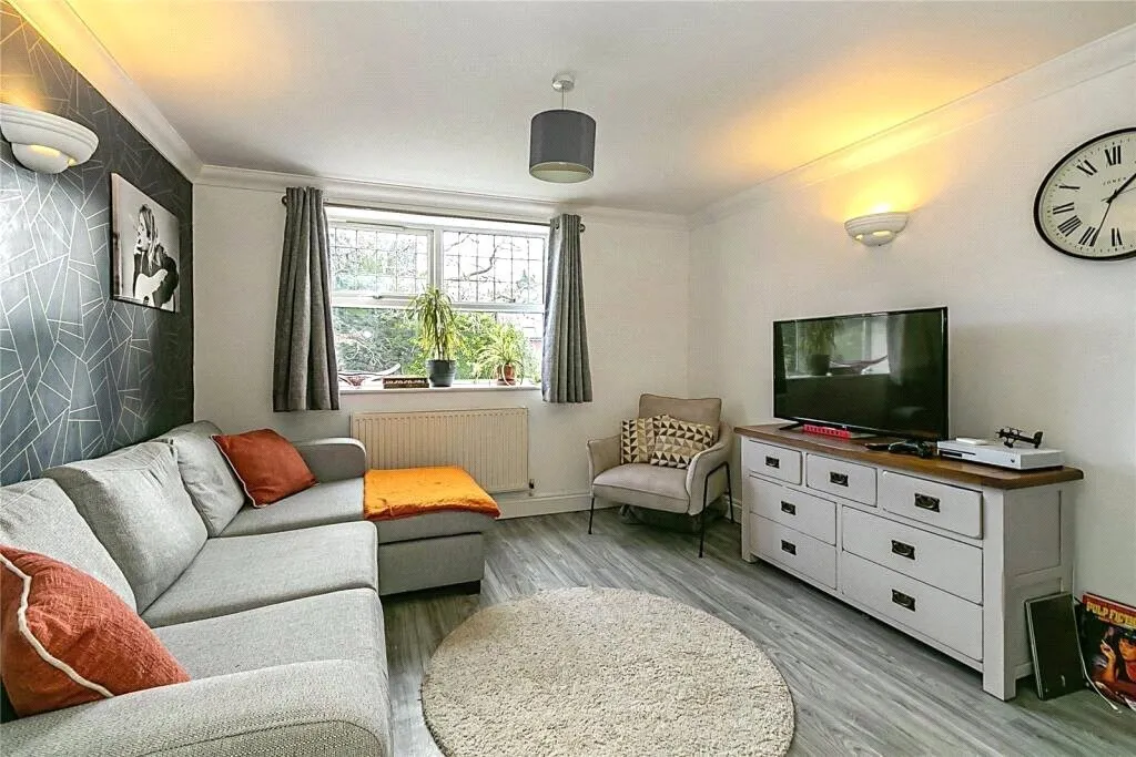 Charminster Road, Bournemouth, BH8, photo 3