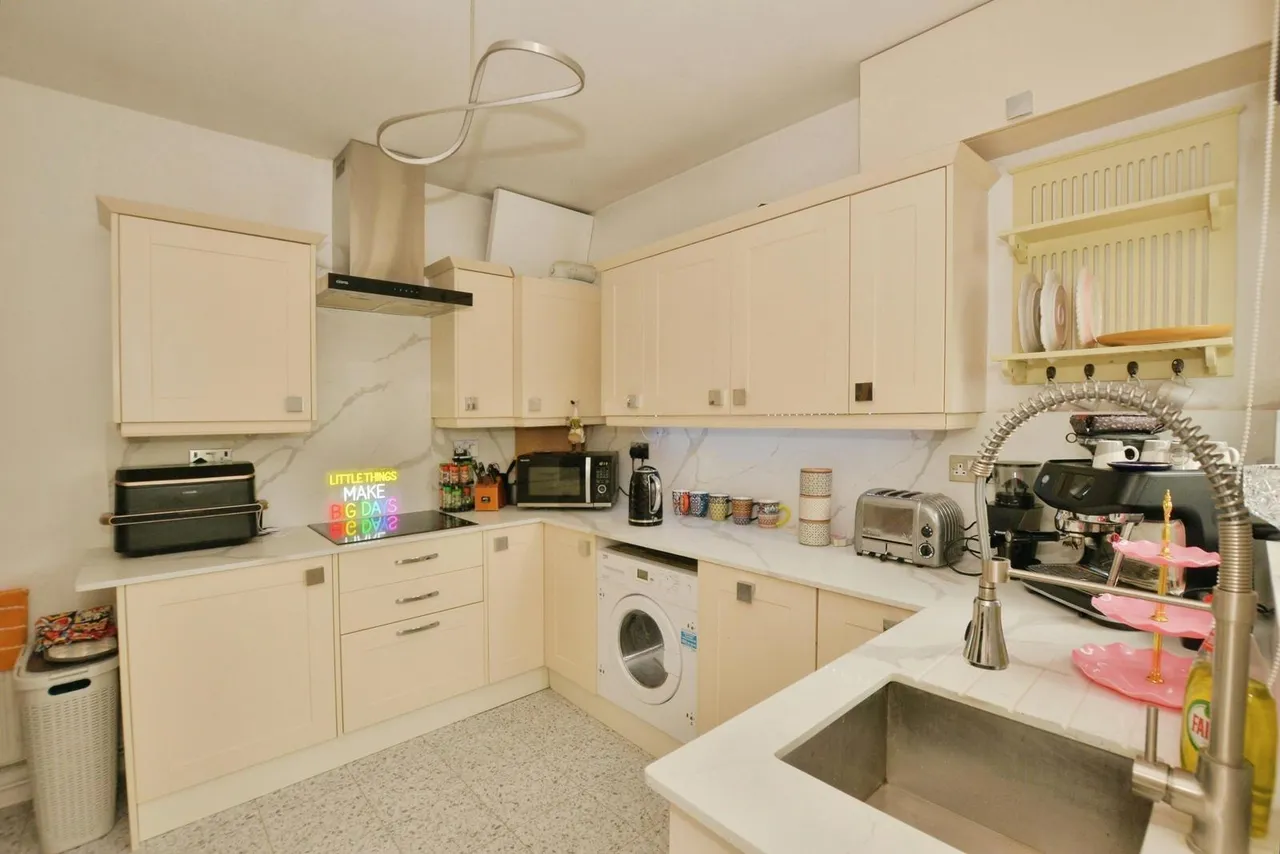 Raymoor Avenue, St. Marys Bay, Romney Marsh, Kent, TN29, photo 10