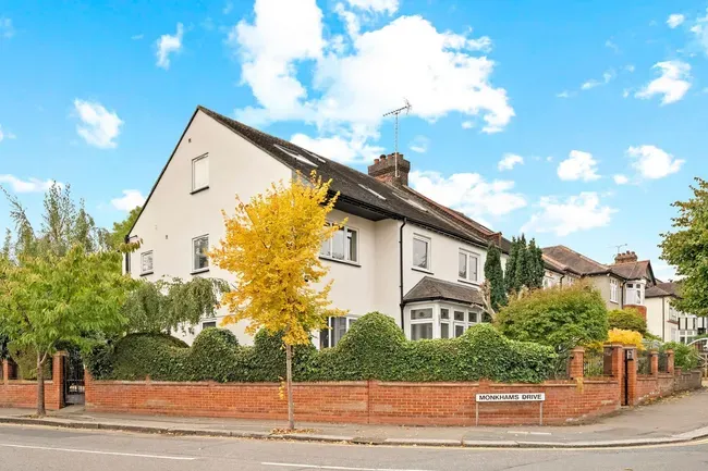 6 bed house for sale — Monkhams Drive, Woodford Green, IG8