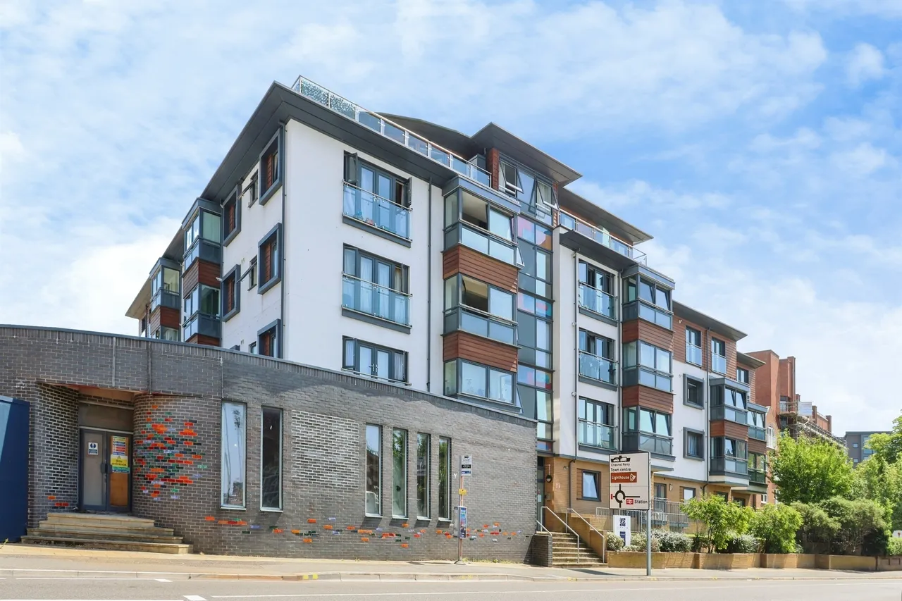 Wimborne Road, Poole, BH15, photo 18