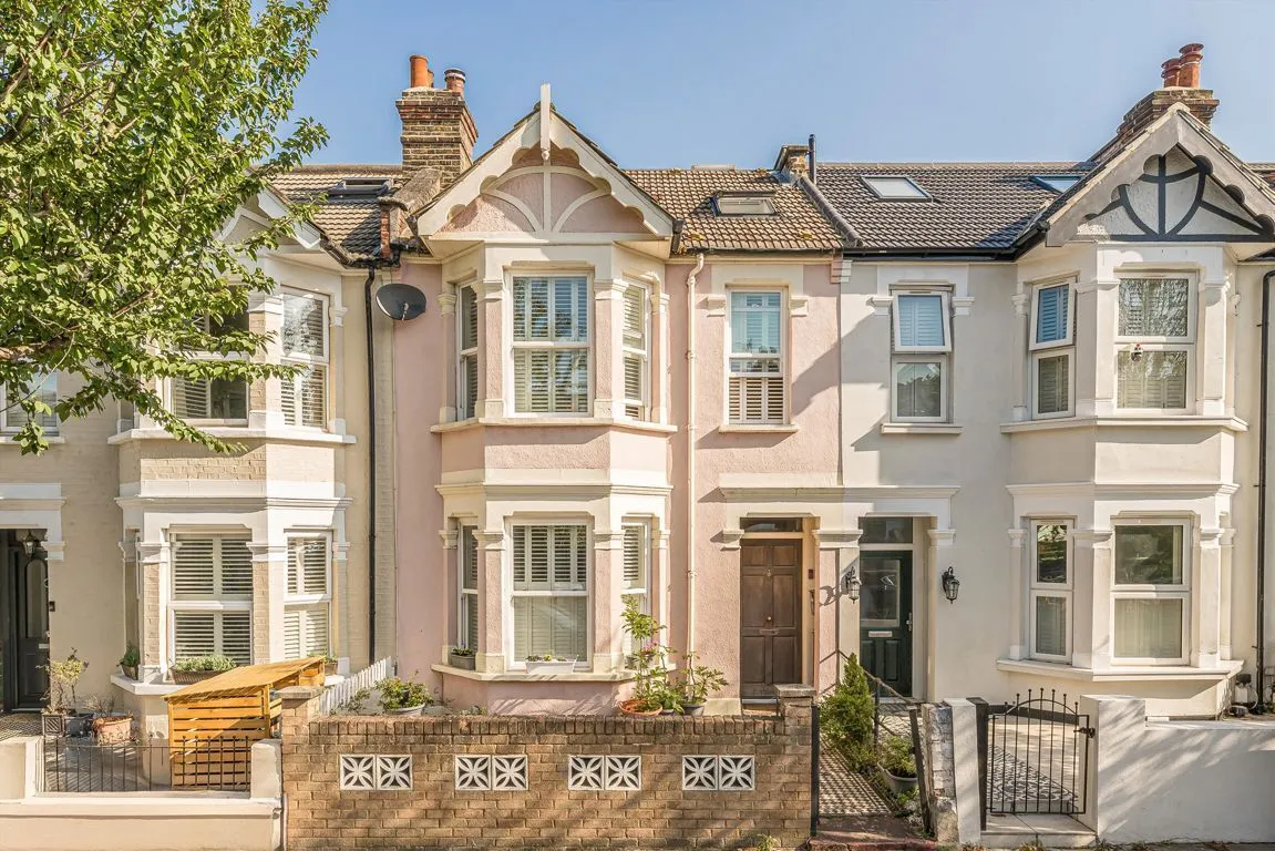 4 bed property to rent, Drayton Gardens, W13