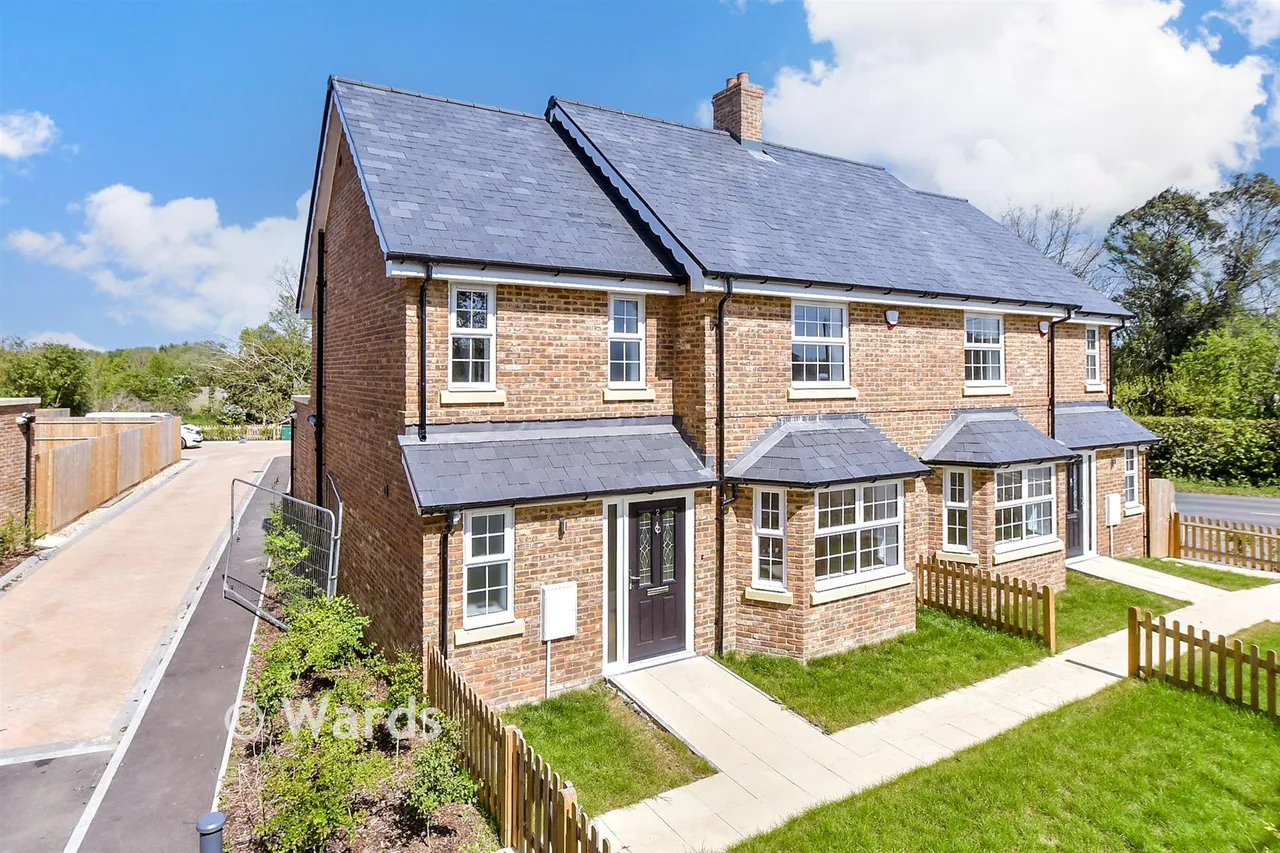 4 bed house for sale, Claygate, Marden, TN12
