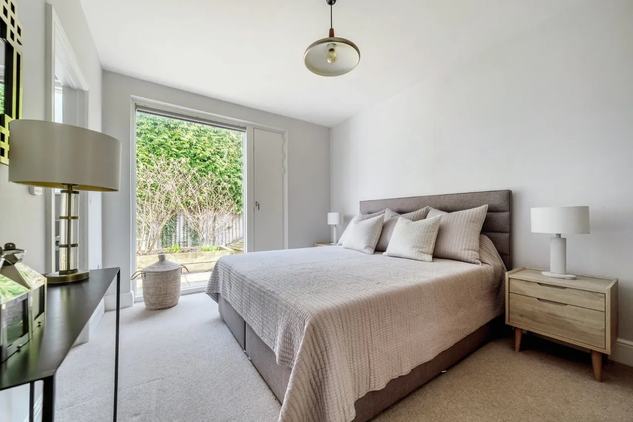 Sir John Moore Close, Winchester, SO22, photo 7