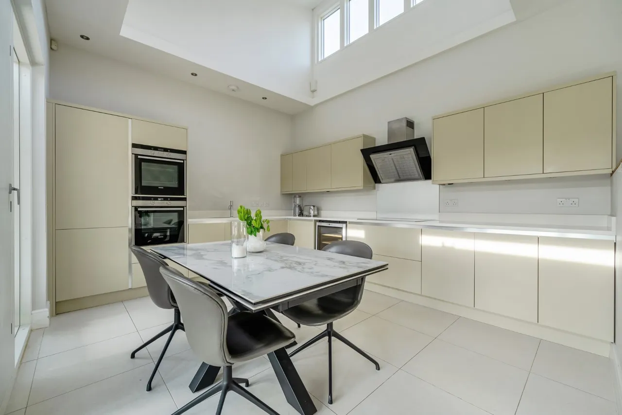 Sir John Moore Close, Winchester, SO22, photo 4