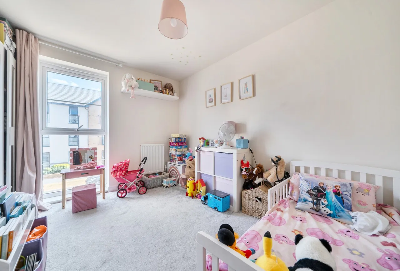 Clark Drive, Gloucestershire, Yate, BS37 7FS, photo 7