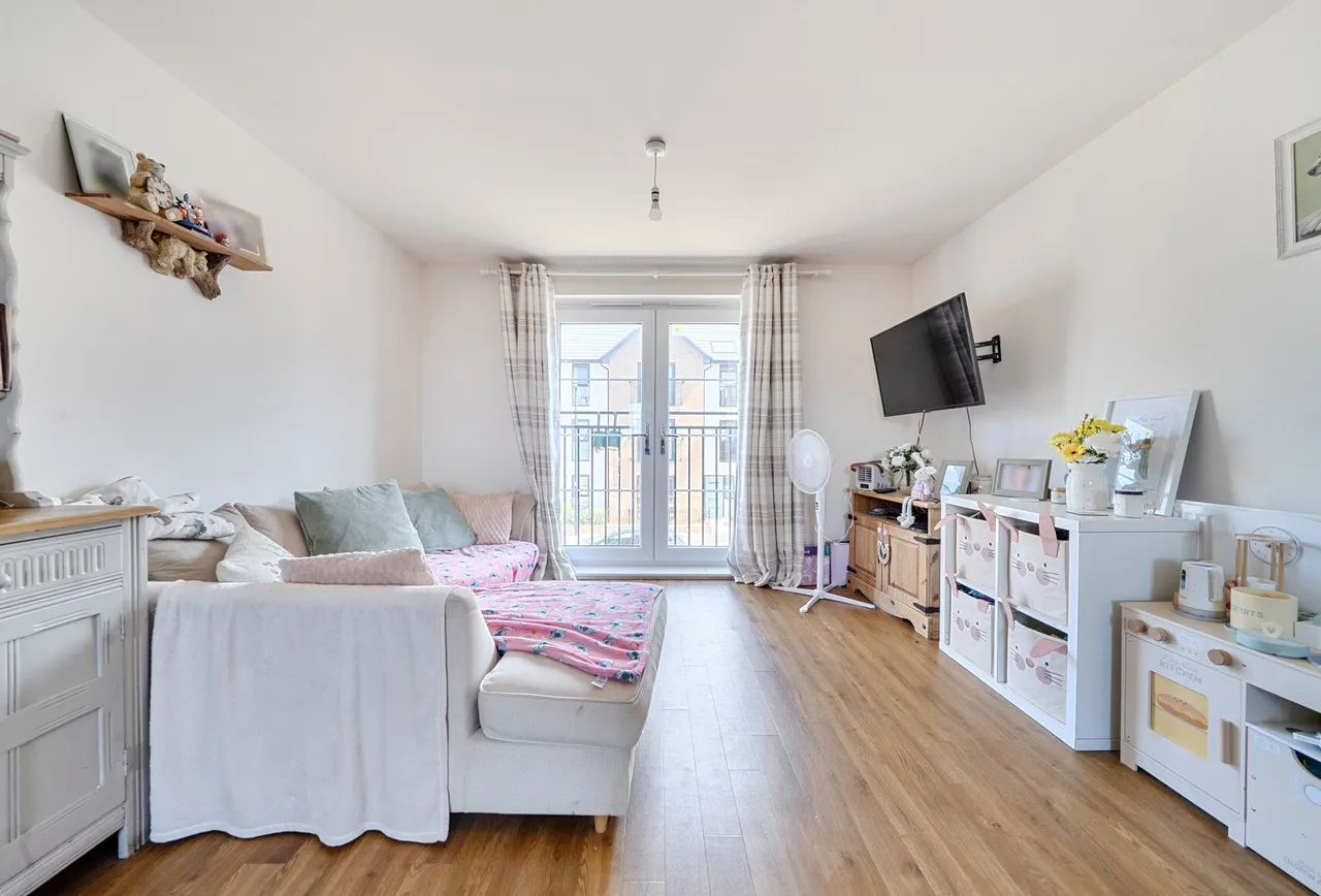 Clark Drive, Gloucestershire, Yate, BS37 7FS, photo 4