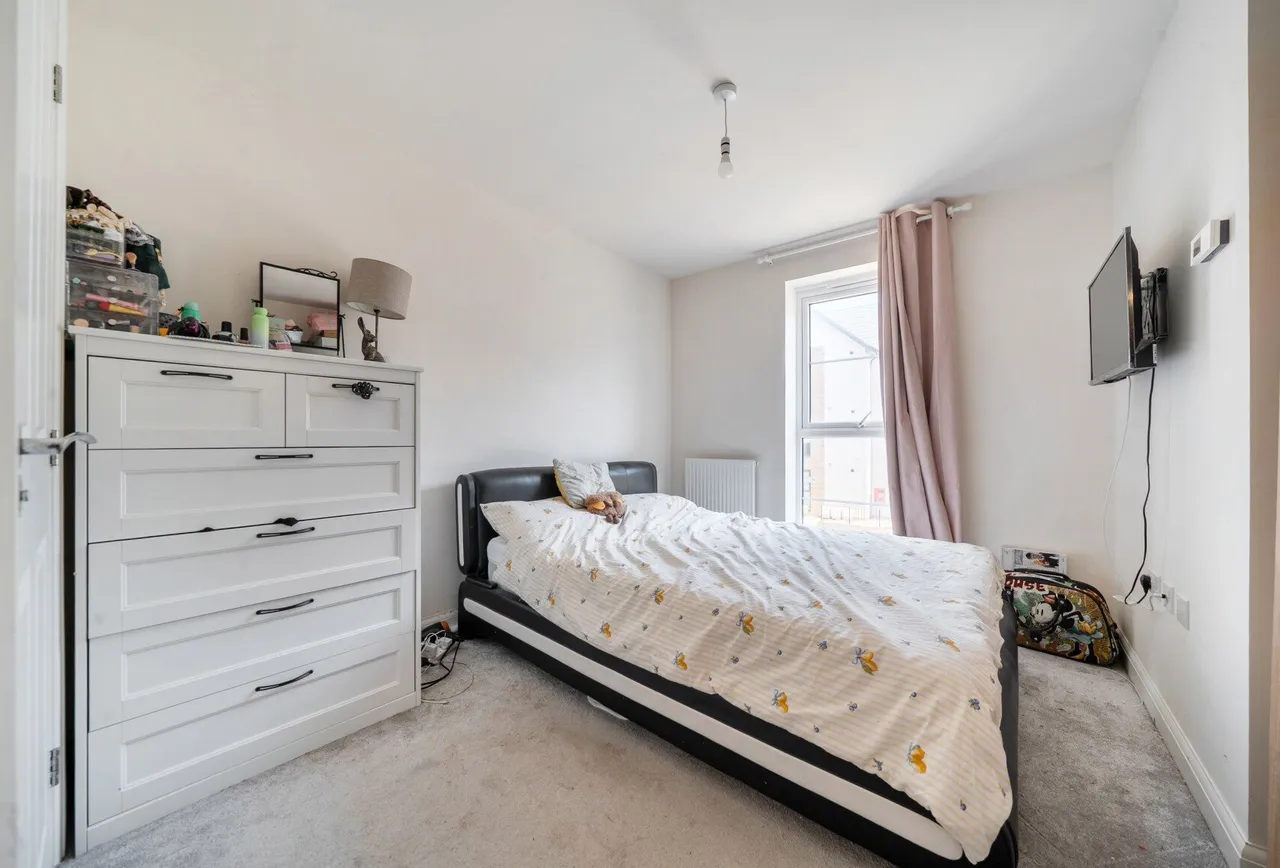 Clark Drive, Gloucestershire, Yate, BS37 7FS, photo 5