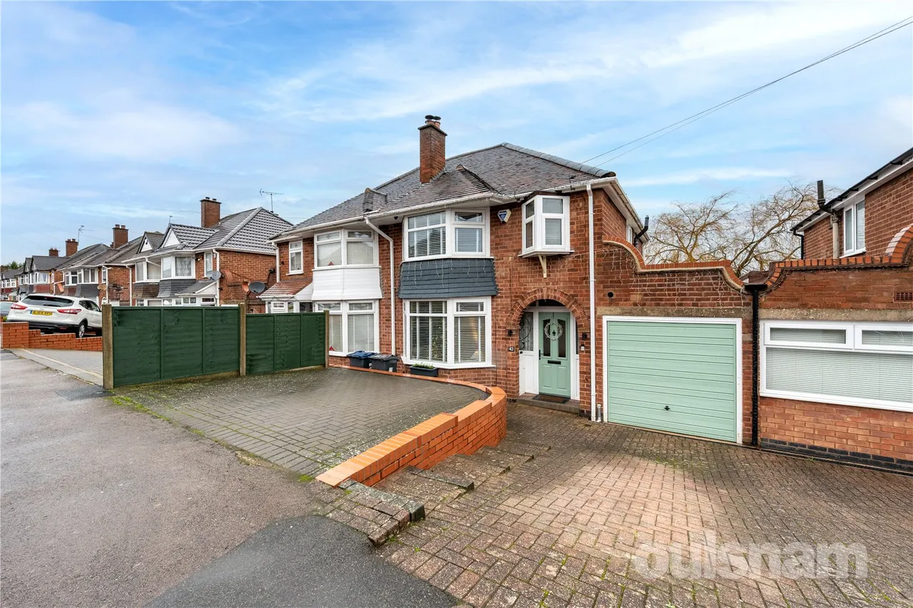 3 bed house for sale — Loynells Road, Rednal, Birmingham, B45 9NP