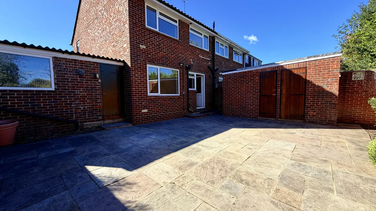 Lambs Farm Road, RH12, photo 14