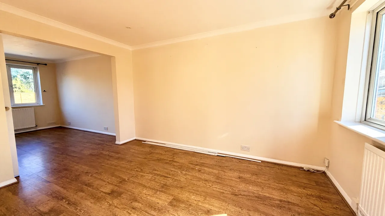 Lambs Farm Road, RH12, photo 6