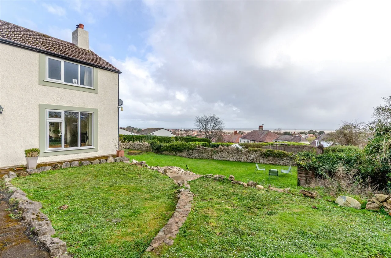 Victoria Park, Colwyn Bay, LL29, photo 17