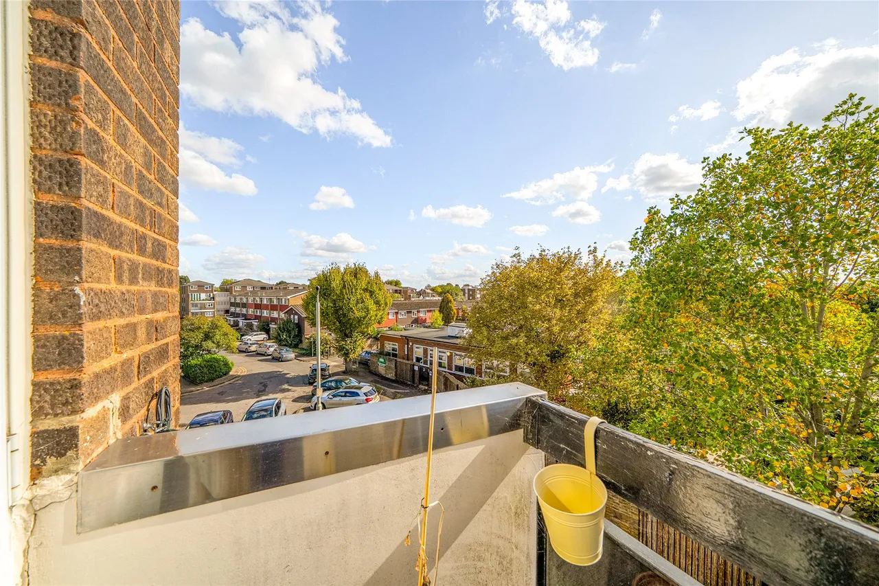 Hobill Walk, Surbiton, KT5, photo 10