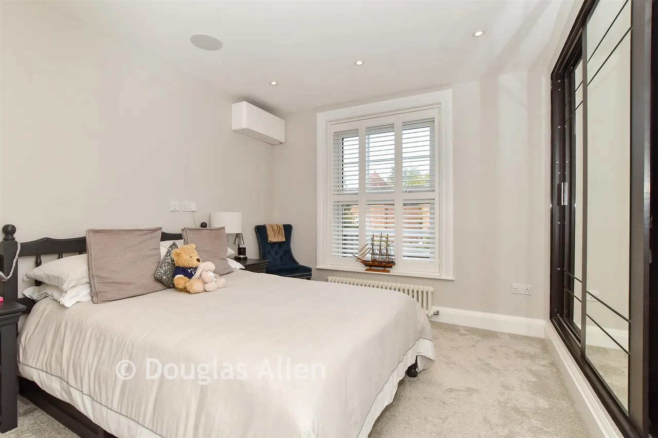 Theydon Grove, Epping, CM16, photo 21