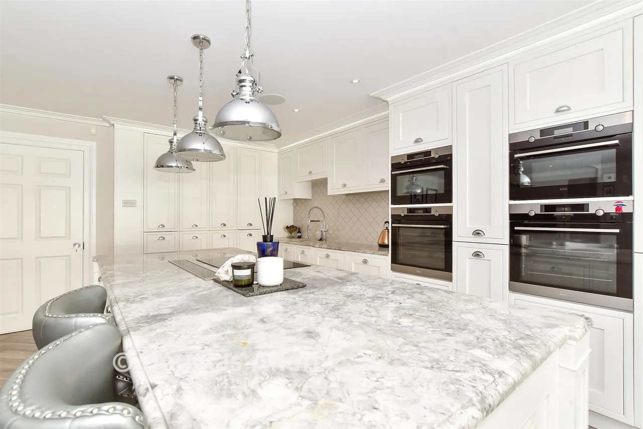 Theydon Grove, Epping, CM16, photo 4