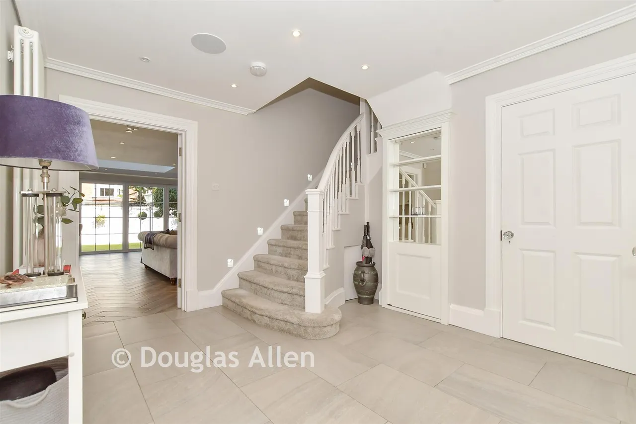 Theydon Grove, Epping, CM16, photo 12