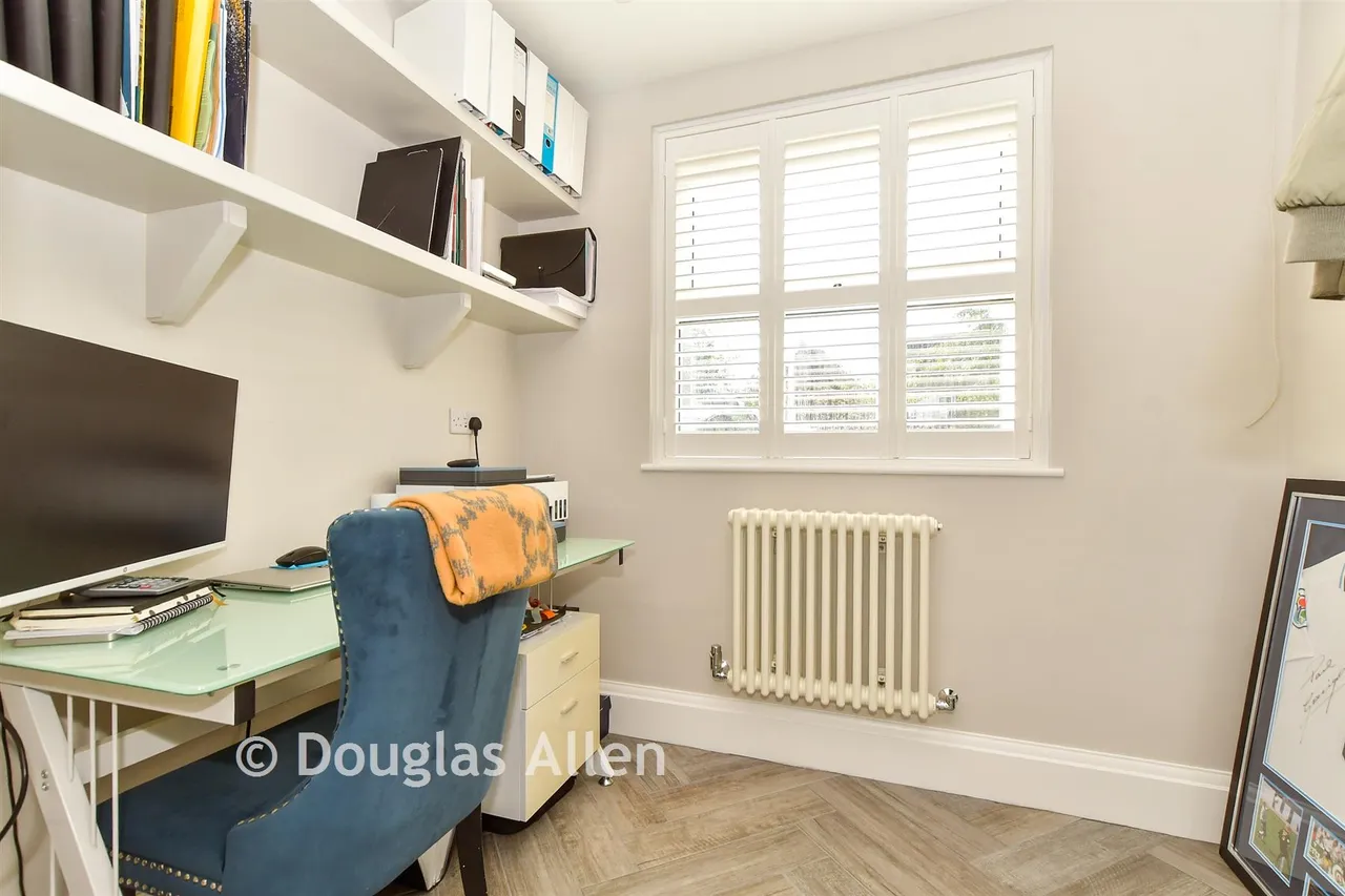 Theydon Grove, Epping, CM16, photo 16